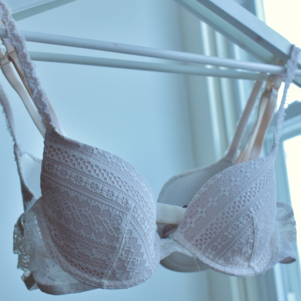 Victoria’s secret lace 34B bra